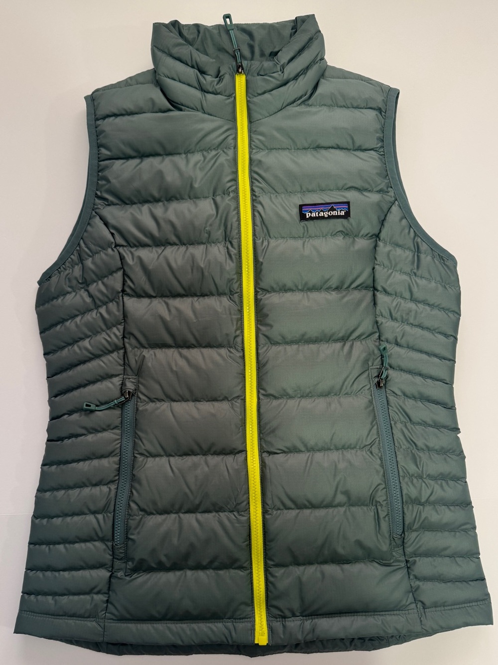 Women’s Patagonia Down sweater Vest in Olive Green Size XS